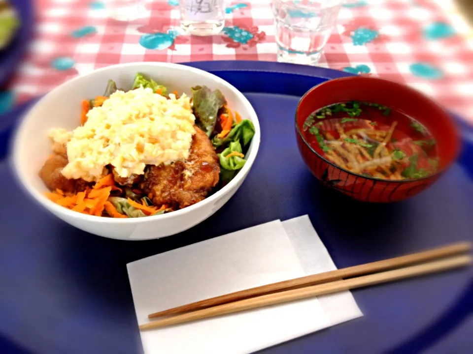 Snapdishの料理写真:チキン南蛮丼￥500|まみさん