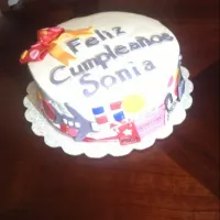 Dominican cake with fondant shapes with supiro icing|nohely rodriguezさん