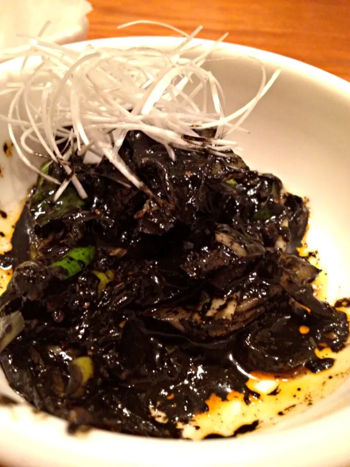 A kimchi with squid's ink|do dyuさん