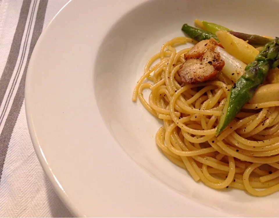 Snapdishの料理写真:３種類のアスパラで和風パスタ🍝|ひよさん