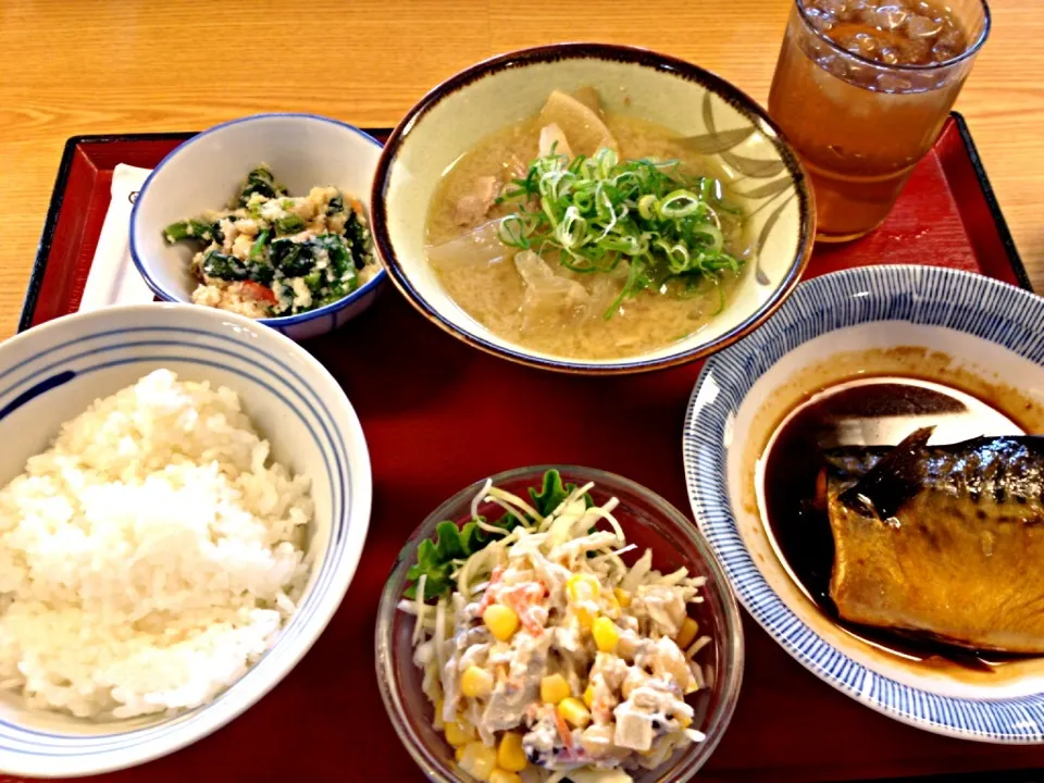 豚汁、鯖の煮付け、白和え、豆サラダ、ご飯小🌸|きっきー🥰さん