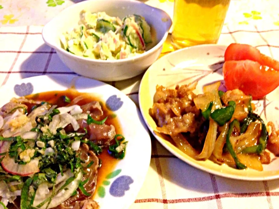 カツオのタタキ   ポテトサラダ    豚肉とピーマンと玉ねぎソテー|mari miyabeさん