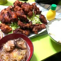 Snapdishの料理写真:鳥の唐揚げとすき焼き風スープ|sigiさん