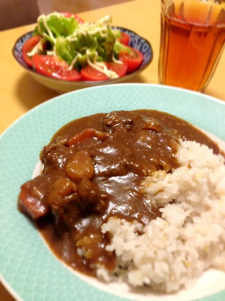 二日目の牛すじカレー、サラダ。|liccaさん