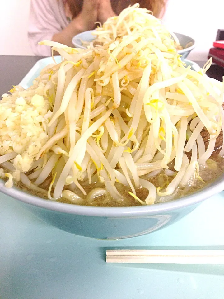 (ﾟｰﾟ*)｡oO（豚いりラーメンにんにく野菜カラメ！！）|kunikiさん