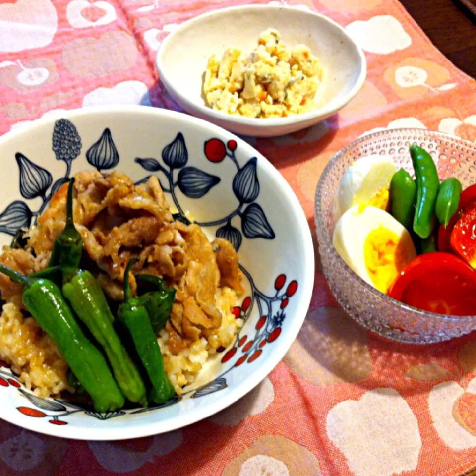 Snapdishの料理写真:豚の生姜焼き丼、スナップエンドウサラダ、うの花|きりママさん