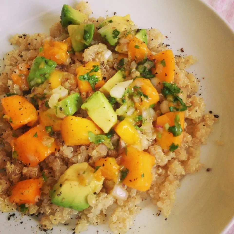 Mango & avocado quinoa salad|12Dragonさん