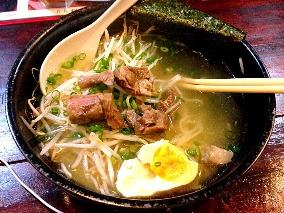 牛シッポ塩ラーメン|肉大好きさん