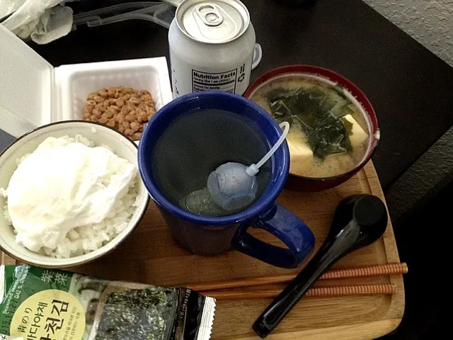 Snapdishの料理写真:アメリカ人旦那作 風邪っぴき日本人嫁の朝ご飯(笑)|aiさん