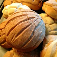 Conchas (Mexican Sweet Bread)|Jenn Dezさん