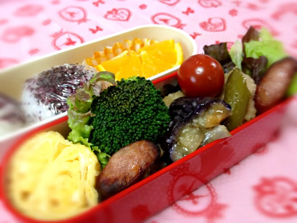 昨夜の残り物弁当、鶏肉と茄子の甘酢煮🌹|keikoさん