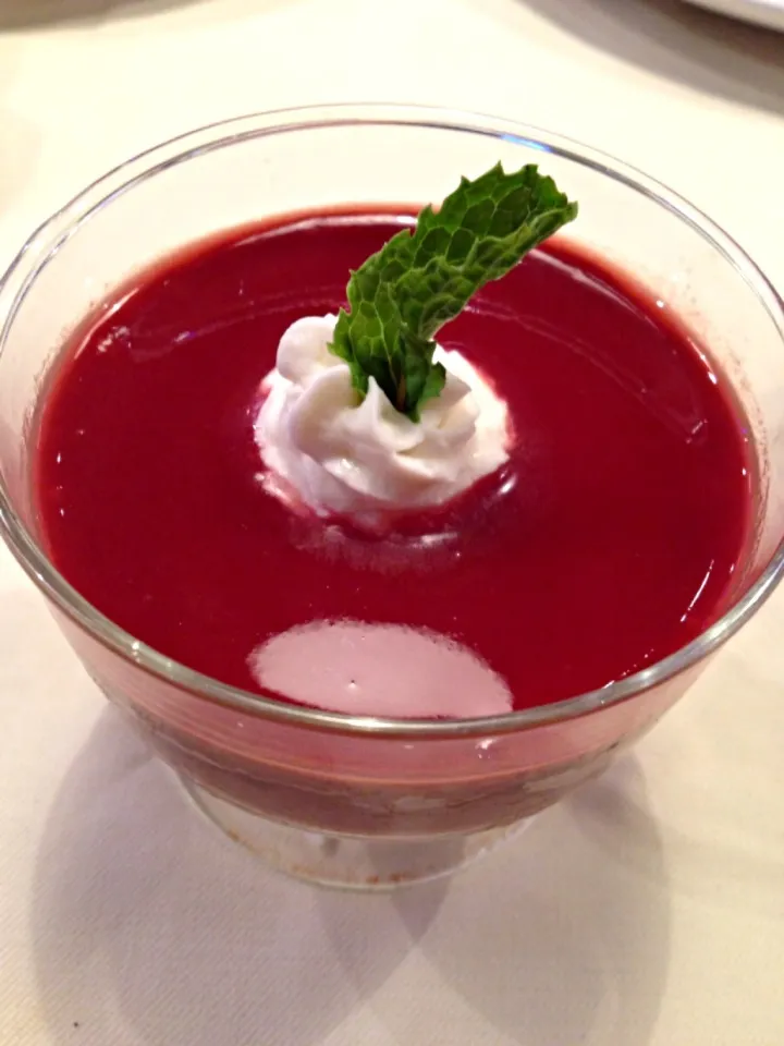 chocolate mousse with raspberry coulis|Cloudy Gさん