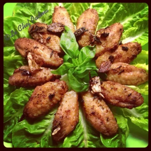 Snapdishの料理写真:Fried chicken wing|longlivethethaikingさん