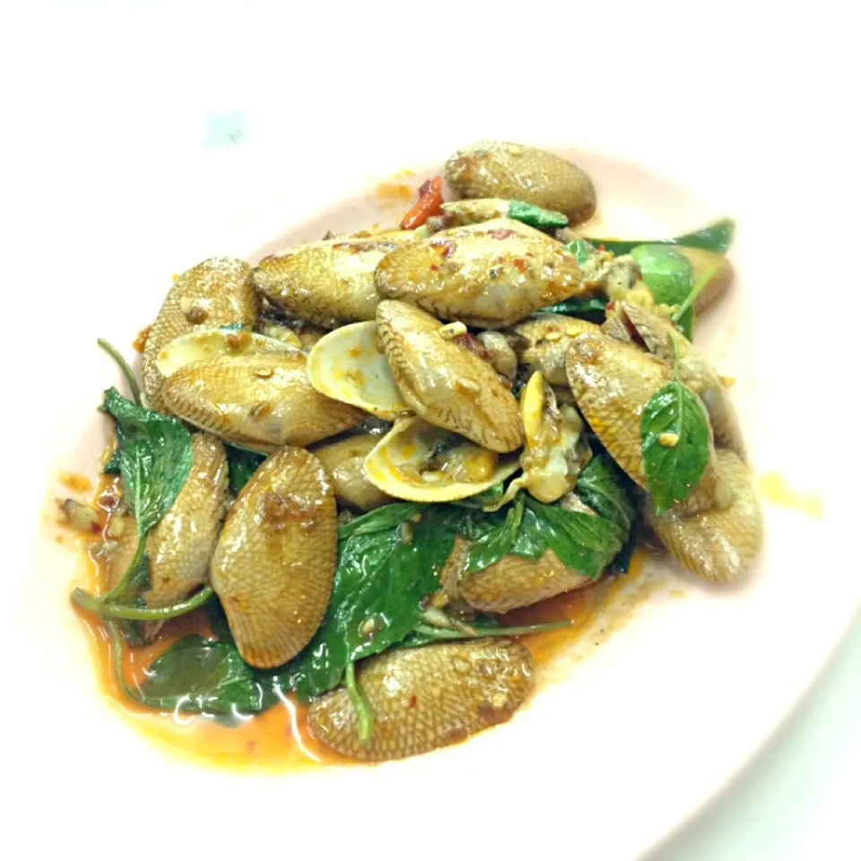 stir fried clams with roasted chili paste|Ti' Amoさん