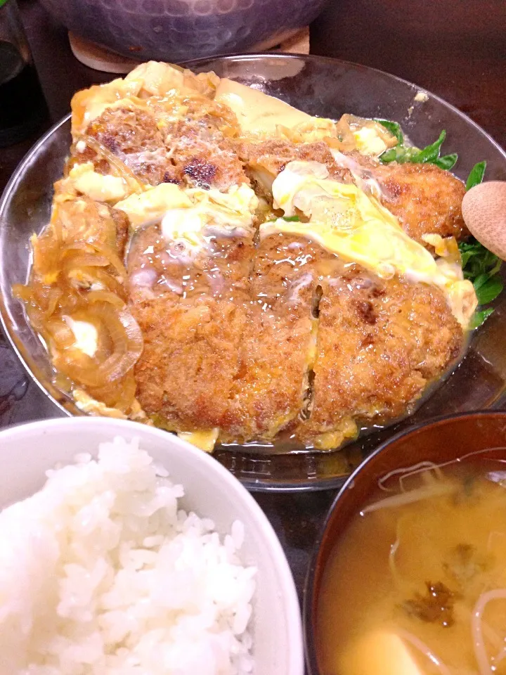 トロトロたまごのカツとじ定食ヽ(´ー｀)ノ|大きな樹さん