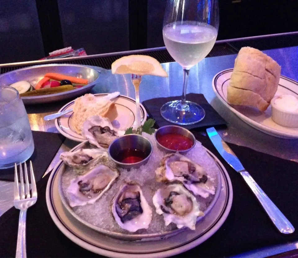 Snapdishの料理写真:Wellfleet oysters at Oceanaire, Miami, Fl.|Dean M Rogersさん