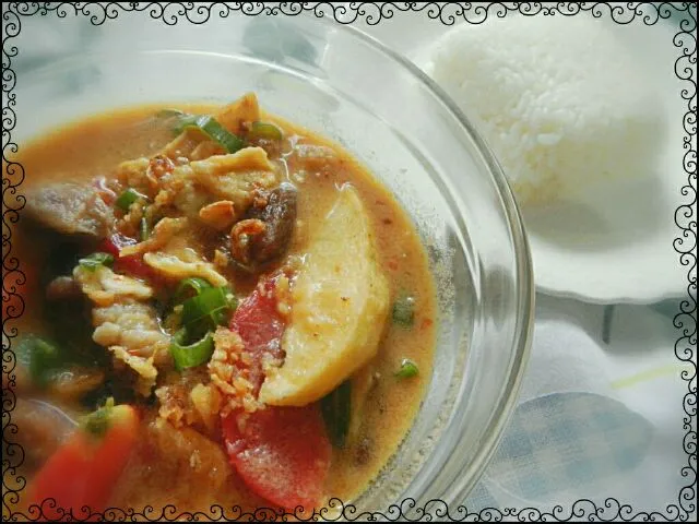 Soto betawi - betawi's soto ~ beef, potato, tomato, emping in spiced milk & coconut milk gravy|Asti 🌸🌸さん