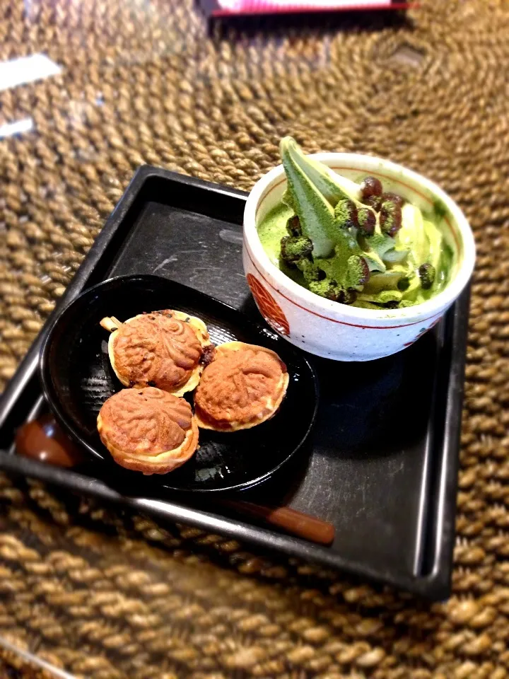 抹茶のカプチーノ？(曖昧)と小鯛焼き|なつきちさん