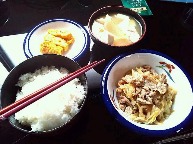 野菜炒めと大根の味噌汁と甘い玉子焼き|マロさん