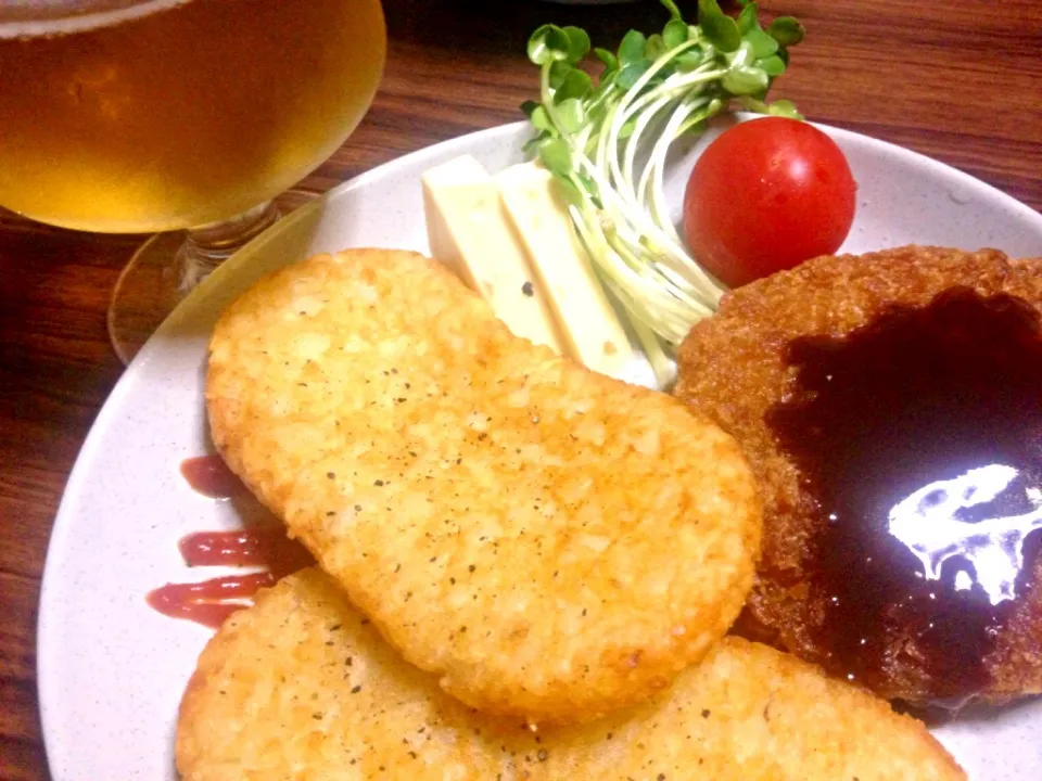 ハムカツとハッシュドポテトで、晩酌|sakumaさん