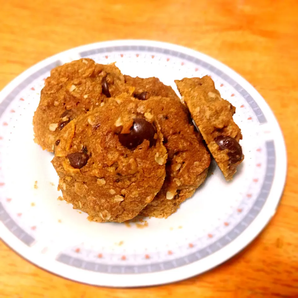 Snapdishの料理写真:Crunchy chocolate chip cookie|sharon teoさん