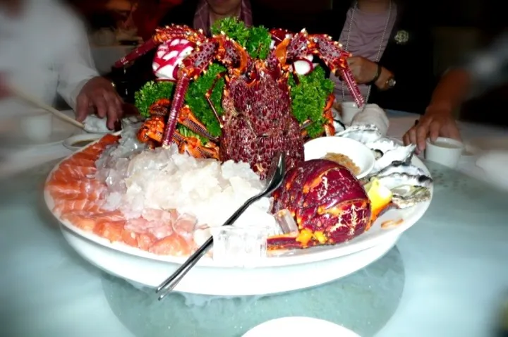 Snapdishの料理写真:Lobster sashimi platter @ golden century|moonbunnyさん