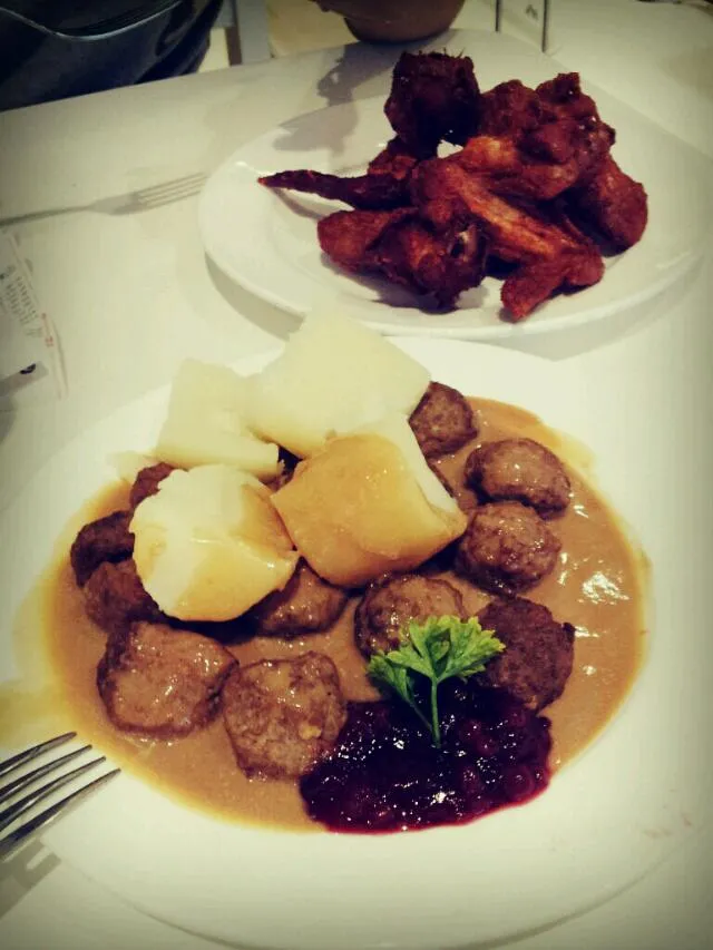 IKEA- meat ball & chicken wings •SG|minming'sさん