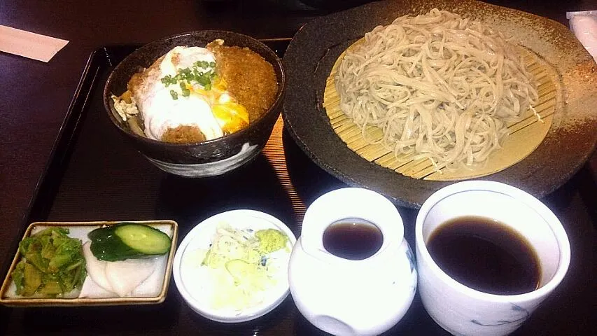 二八そば大盛り、ミニカツ丼|加ト吉さん