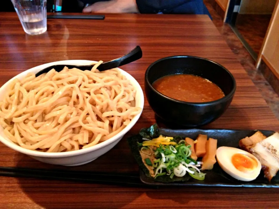 Snapdishの料理写真:豚骨醤油つけ麺辛|坪井 幸臣さん