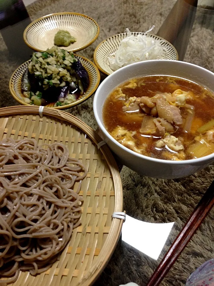 鶏南蛮とじそば、蒸しなすのサラダ|やっちゃんさん