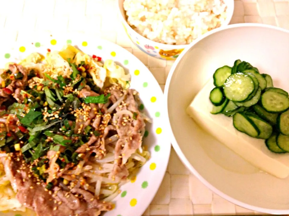 豚肉と野菜の重ね蒸しピリ辛ポン酢
中華風冷や奴
玄米入りご飯|こなつさん