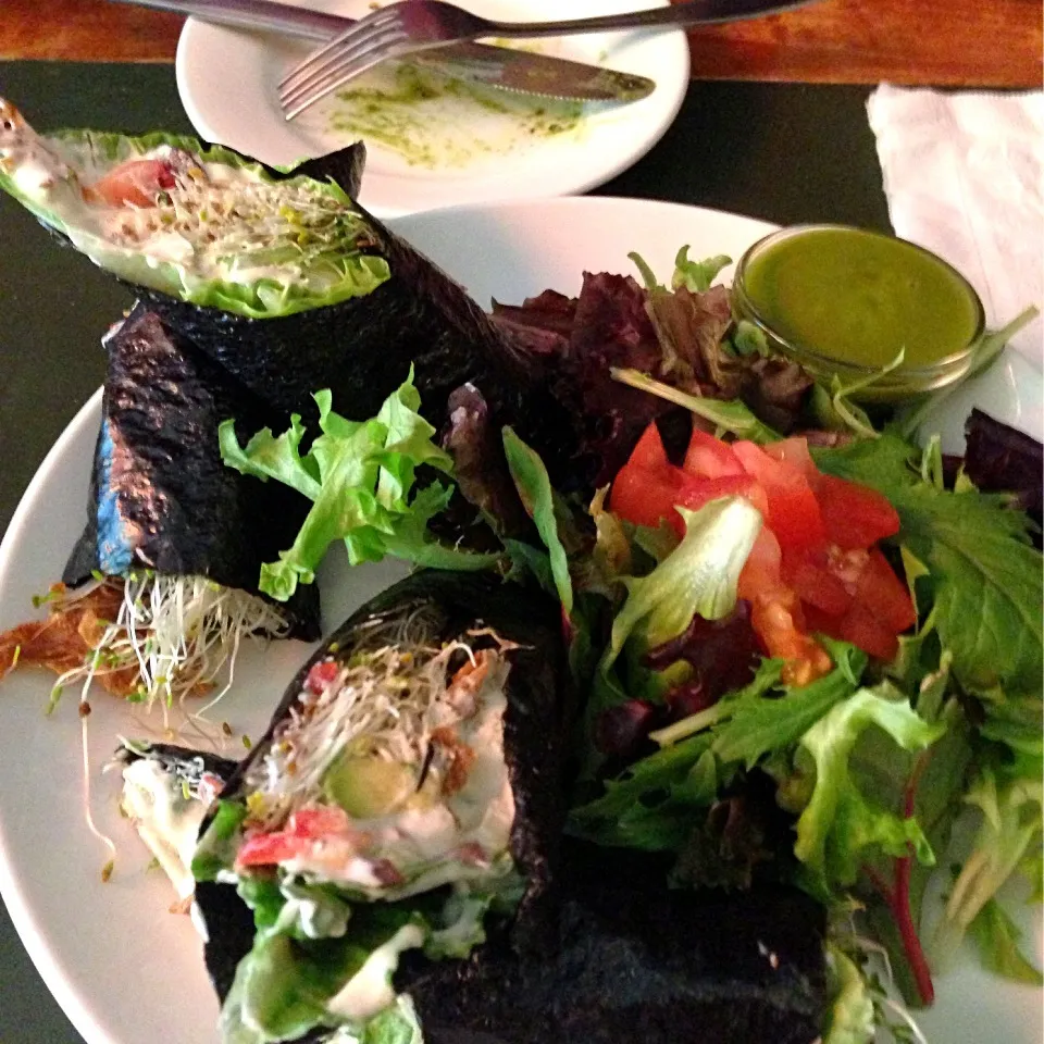 Raw creme " cheese" nori wraps with ginger lime dipping sauce|stephanieさん