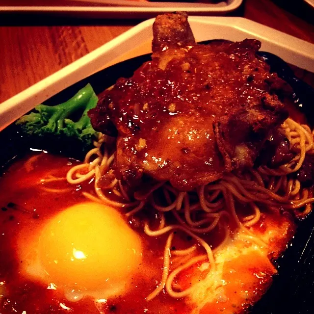 Chicken Leg & Noodles|tzean chenさん