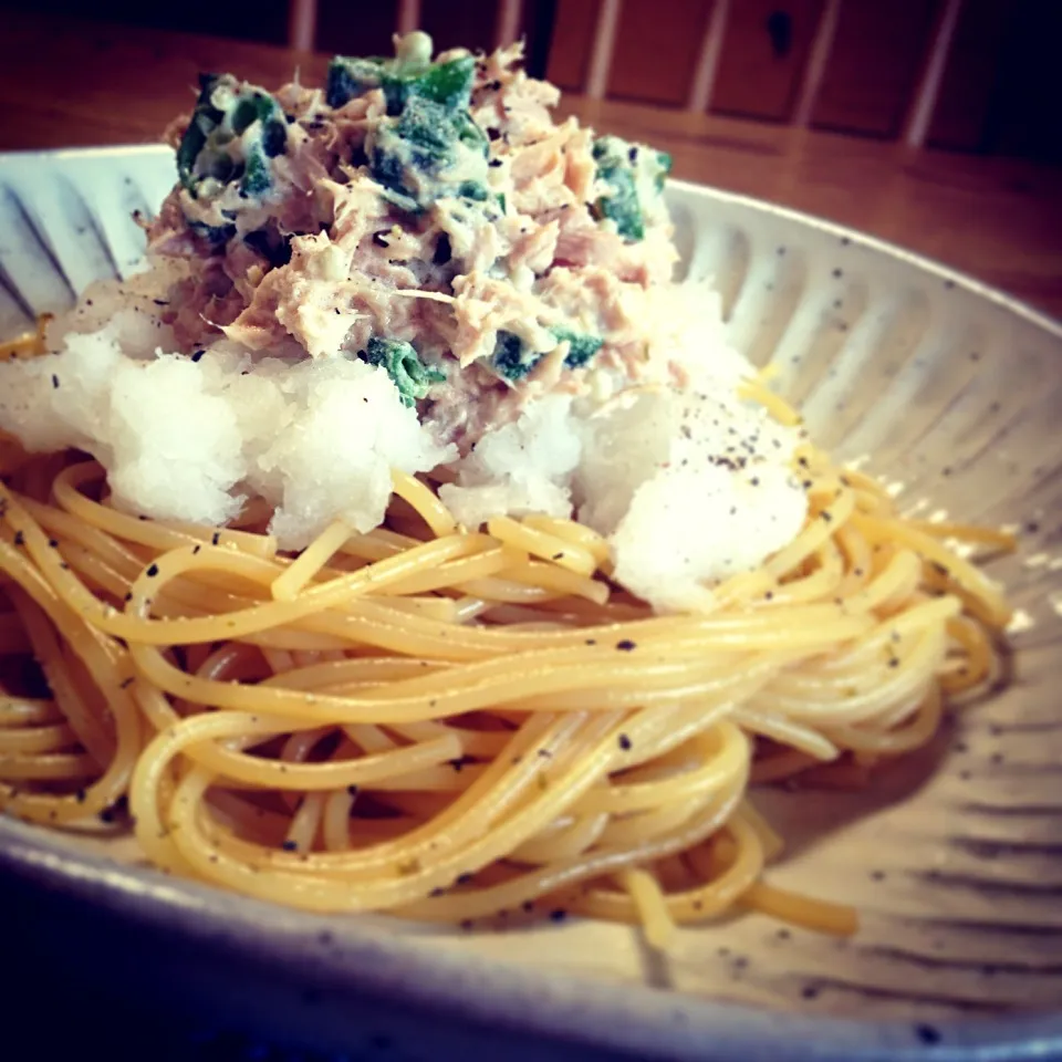 ツナ＆大根おろしのあっさりパスタ 柚子胡椒風味(*☻-☻*)今日はオクラちゃんで( •ॢ◡-ॢ)-♡|おかなさん