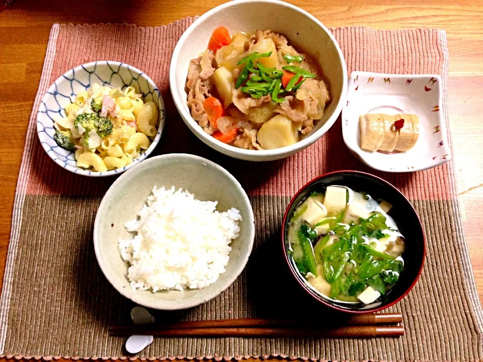 肉じゃが マカロニサラダ 味噌汁 漬物|古賀愛さん