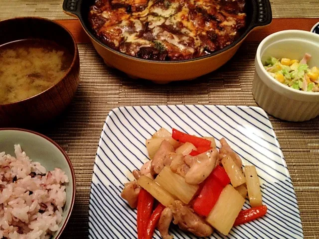 茄子ポテトグラタン  鶏と長芋のオイスターソース炒め  コールスロー  味噌汁|ikukoさん