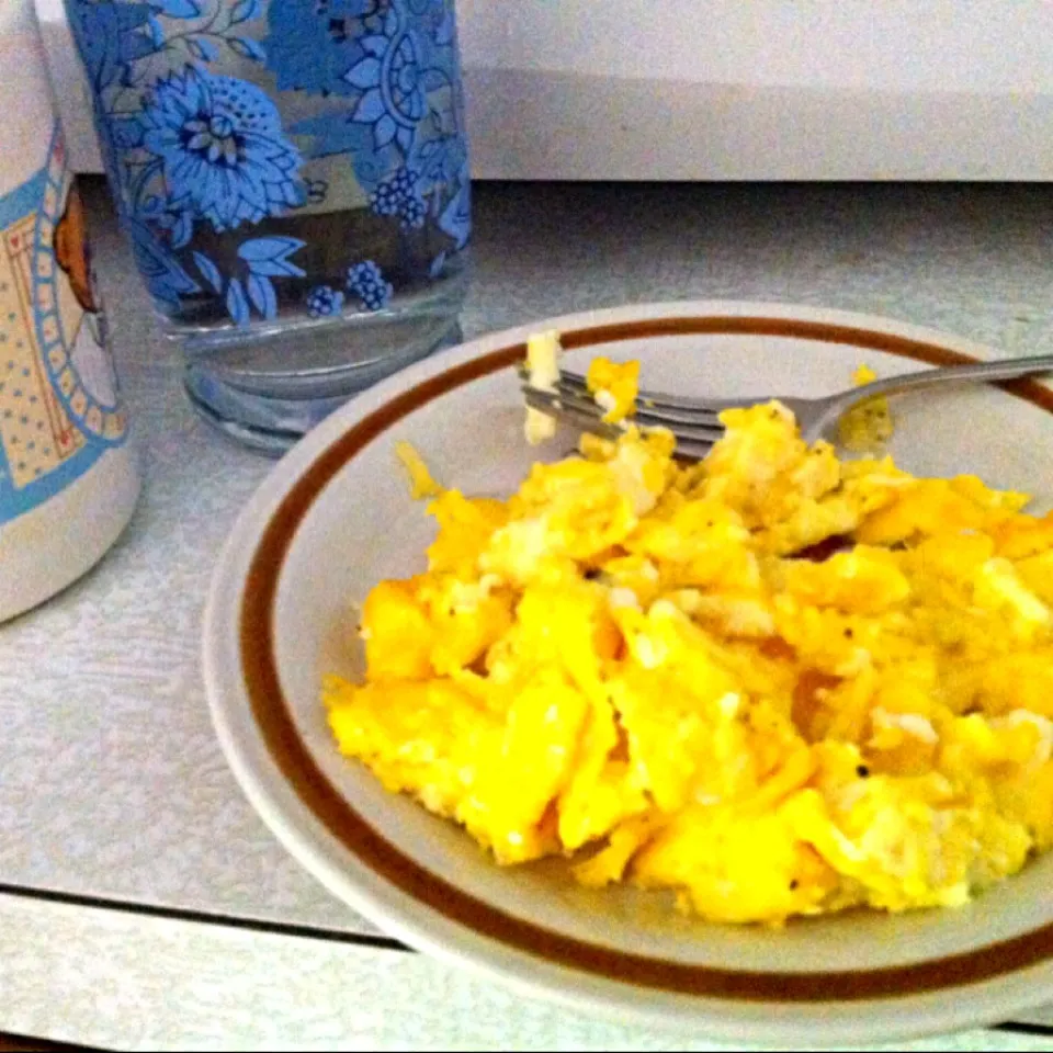 Scrambled Eggs and Black Coffee|Bethany Kenyonさん