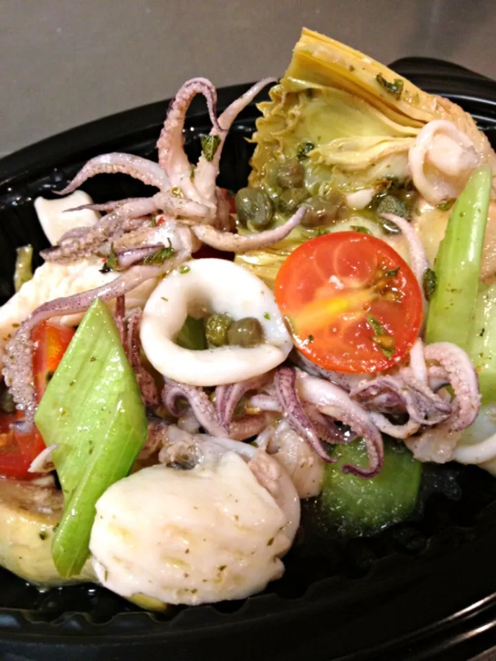 Snapdishの料理写真:Calamari Salad|chris bowdenさん