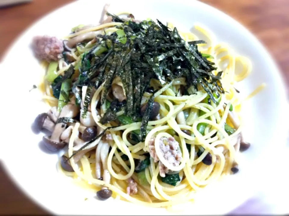 【本日の家ランチ】小松菜と豚肉とキノコの柚子胡椒風味パスタ。当たりか外れというと当たり！(^^)|JTKさん