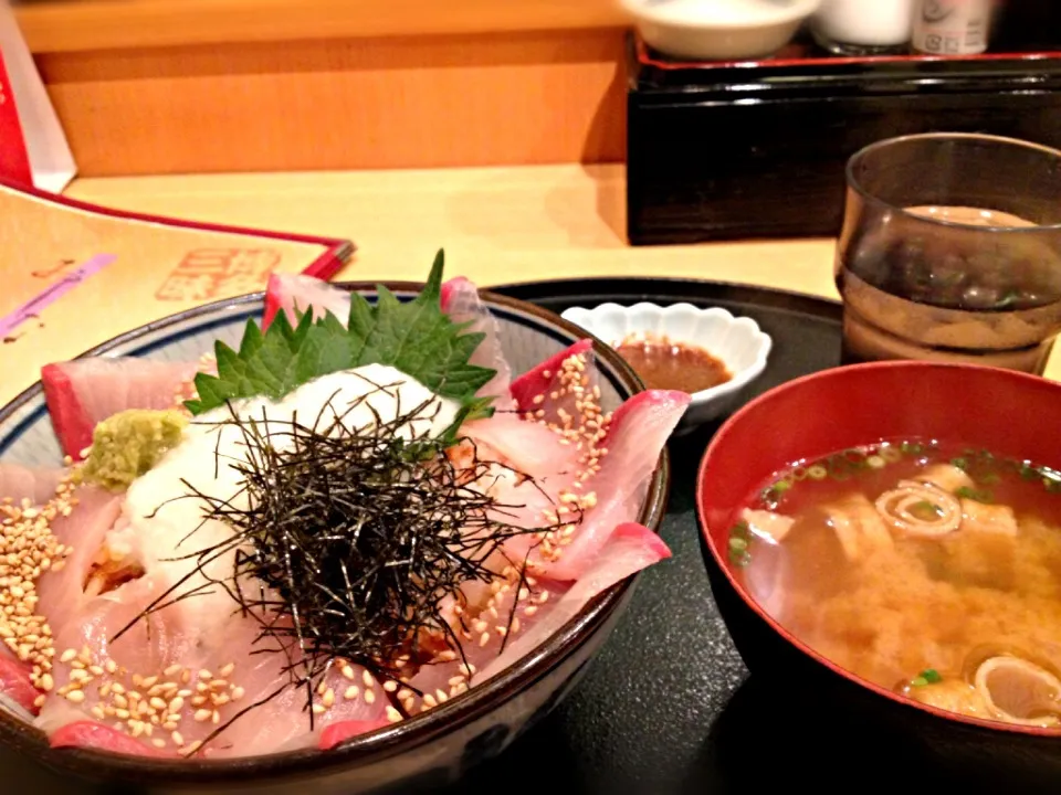 ぶり胡麻丼|ぷぷぷさん