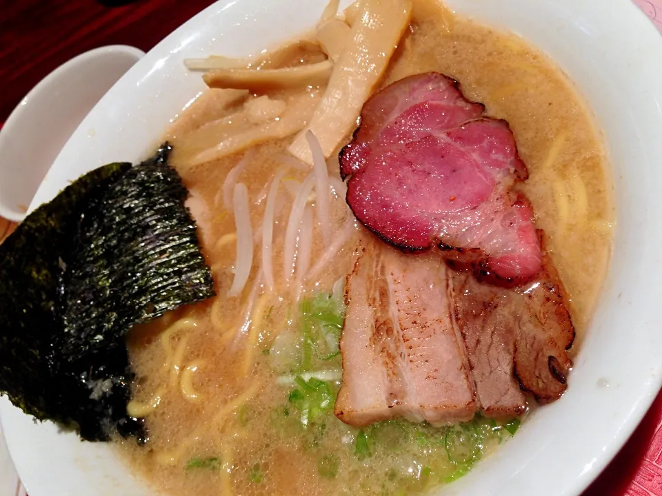 ハッカソンの夜食に本格ラーメンが！!           出せるとすばらしいので次回の宿題:-)|Hitoshi Hokamuraさん