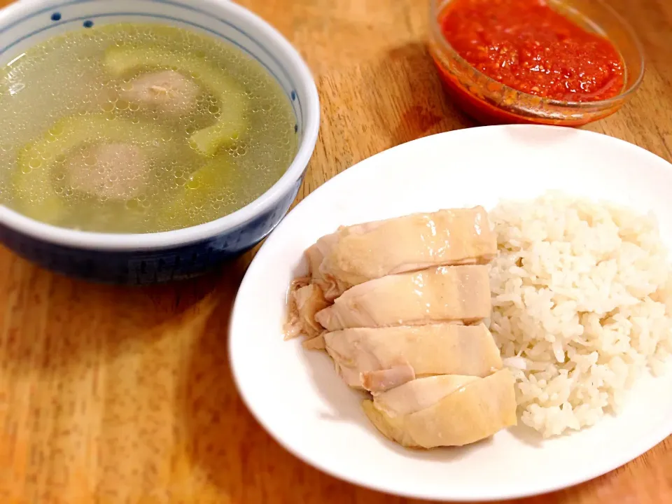 Snapdishの料理写真:Chicken rice & bitter gourd soup|sharon teoさん