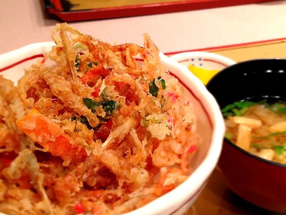 Snapdishの料理写真:味どころ かかし☆桜海老とごぼうのかき揚げ天丼|こぺ こぺちさん