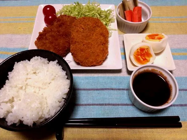 Snapdishの料理写真:130601 今日のゆうめし　コロッケとメンチ定食(汁物なし)|EUREKAさん