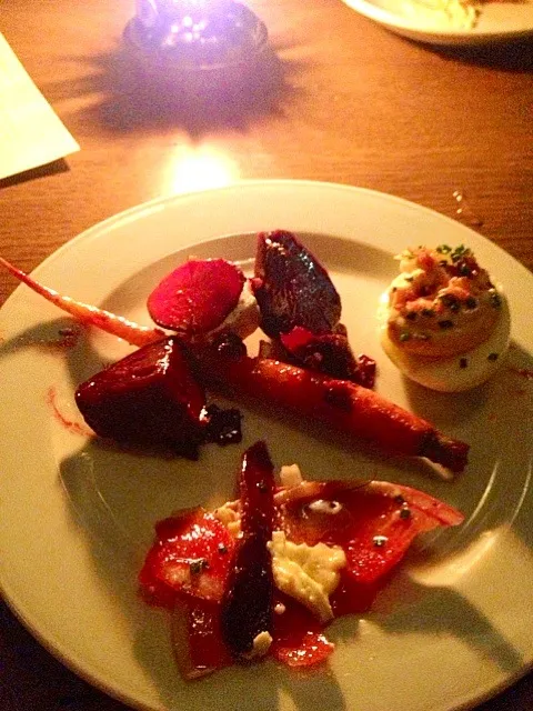 Snapdishの料理写真:Plate o' starters at King & Duke|lanchi bombalierさん