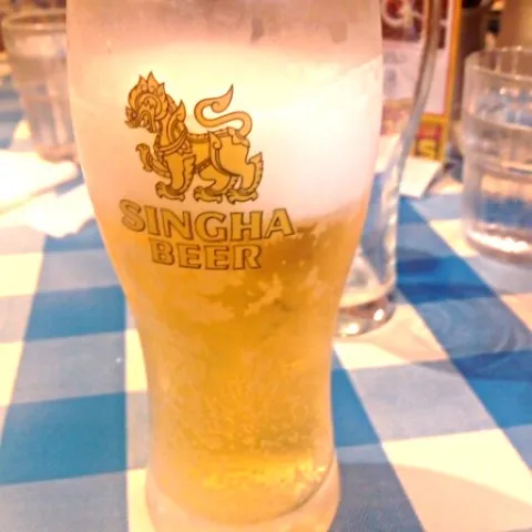 シンハーのグラスだけどLEOビール🍻|らむじーさん