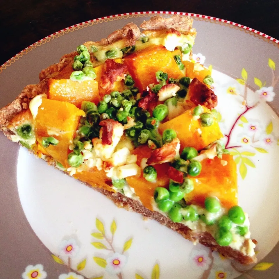 Butternut squash and peas quiche with a whole wheat crust|Rianneさん