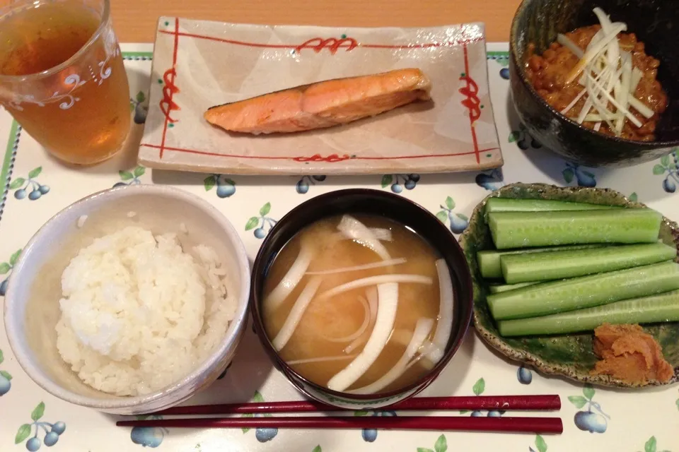 地味な焼き鮭定食|Naoya Ishiharaさん