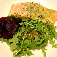 Salmon, Arugula, Fresh Beets|Tasso Apostolopoulosさん