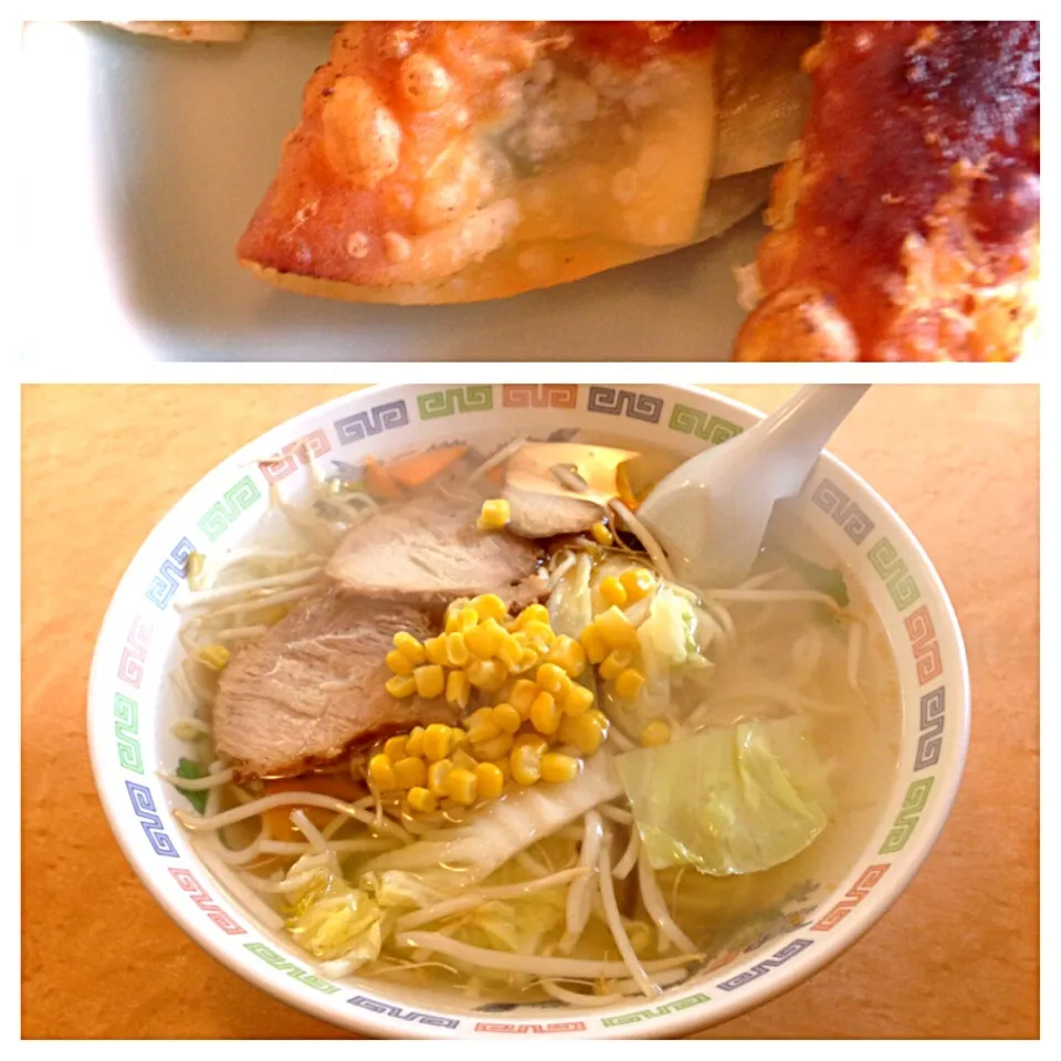 Snapdishの料理写真:【今日のランチ@時計台】薩摩川内からの帰りに寄る。お野菜たっぷりの塩ラーメンと餃子。|takuya KAWANOさん